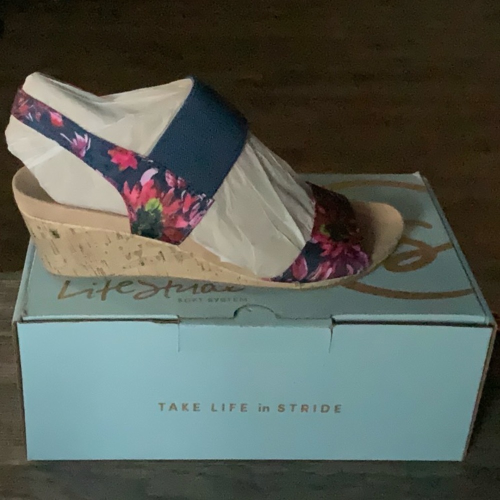 NIB Life Stride Wedge Sandals Maldives/Pink Multi - Picture 2 of 2